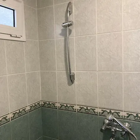 Private With Lovely Yard *