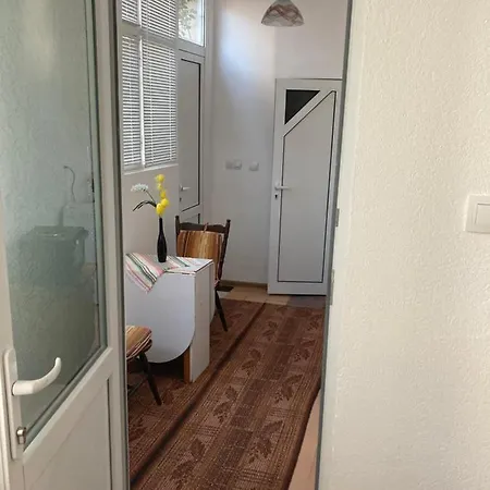 Private With Lovely Yard