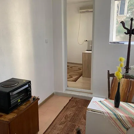 Apartamento Private With Lovely Yard *